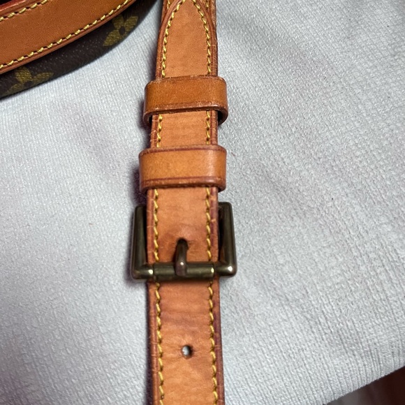 Louis Vuitton Jeune Fille MM shoulder bag - Picture 11 of 16